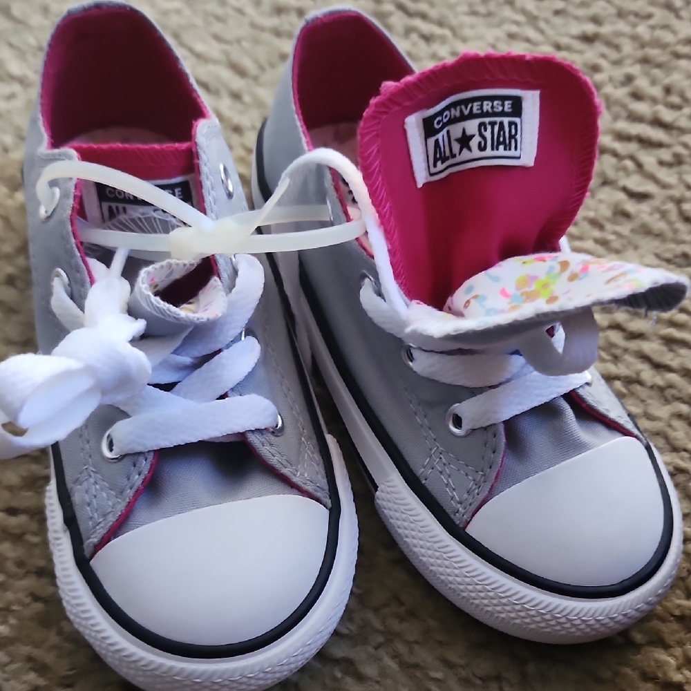Converse Kids' Sneakers in Gray and Red - Picture 8 of 12